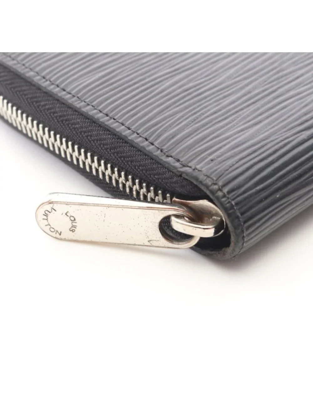 Louis Vuitton Round Wallet Zippy Epi Noir Leather
